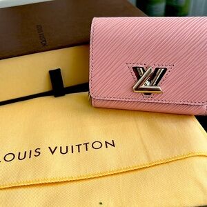 LV light pink wallet